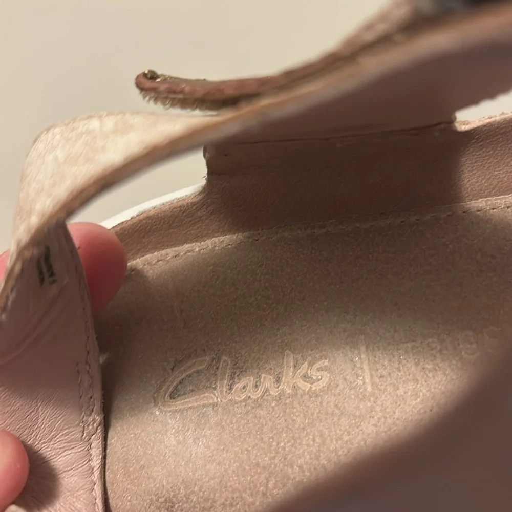 Clarks elegant beige